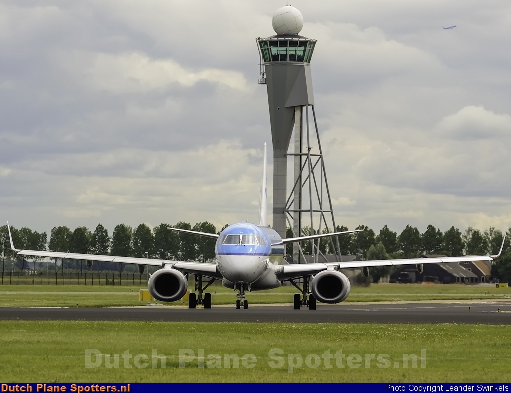 PH-EZO Embraer 190 KLM Cityhopper by Leander Swinkels
