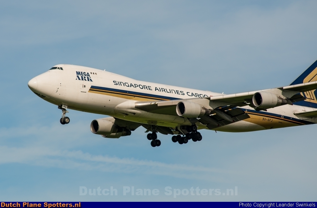 9V-SFJ Boeing 747-400 Singapore Airlines Cargo by Leander Swinkels