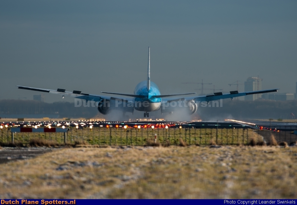 PH-BQO Boeing 777-200 KLM Royal Dutch Airlines by Leander Swinkels