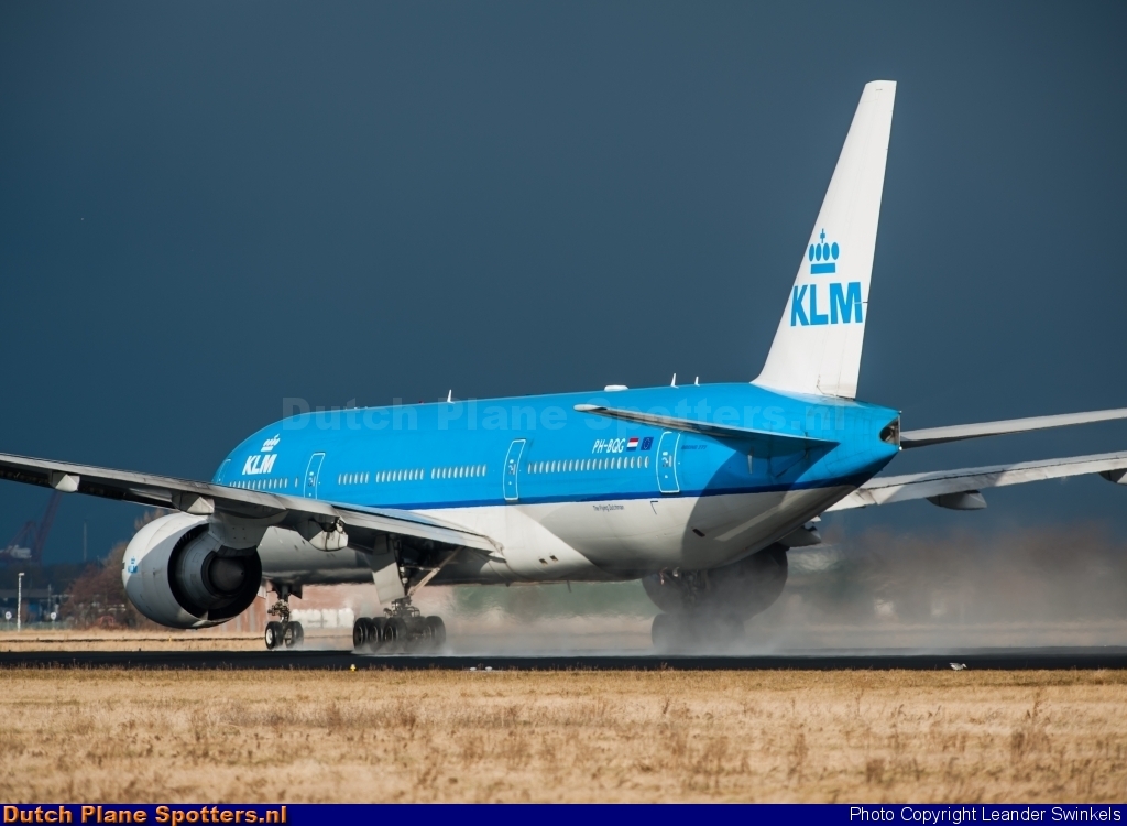 PH-BQG Boeing 777-200 KLM Royal Dutch Airlines by Leander Swinkels
