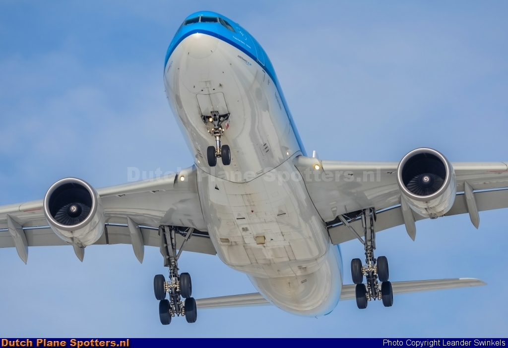 PH-AOM Airbus A330-200 KLM Royal Dutch Airlines by Leander Swinkels