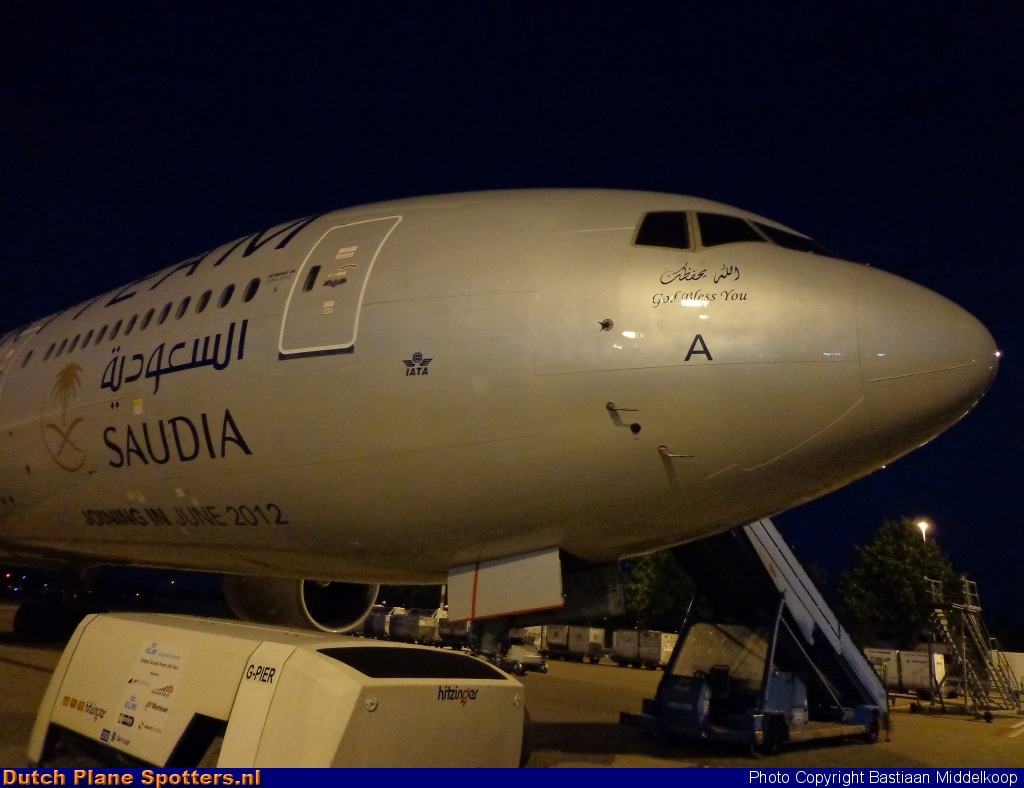 HZ-AKA Boeing 777-200 Saudi Arabian Airlines by Bastiaan Middelkoop