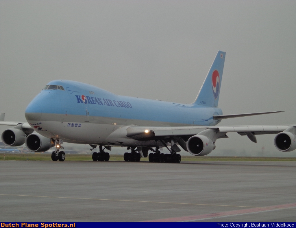 HL7600 Boeing 747-400 Korean Air Cargo by Bastiaan Middelkoop