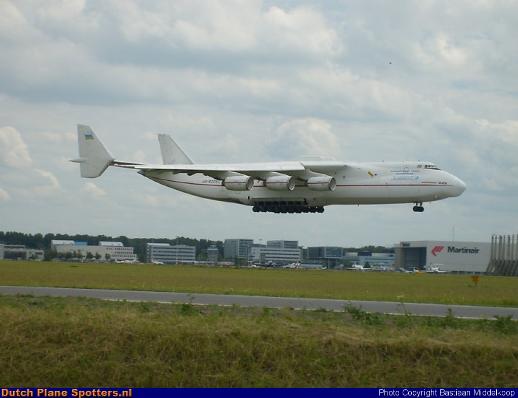 UR-82060 Antanov An-225 Antonov Design Bureau by Bastiaan Middelkoop