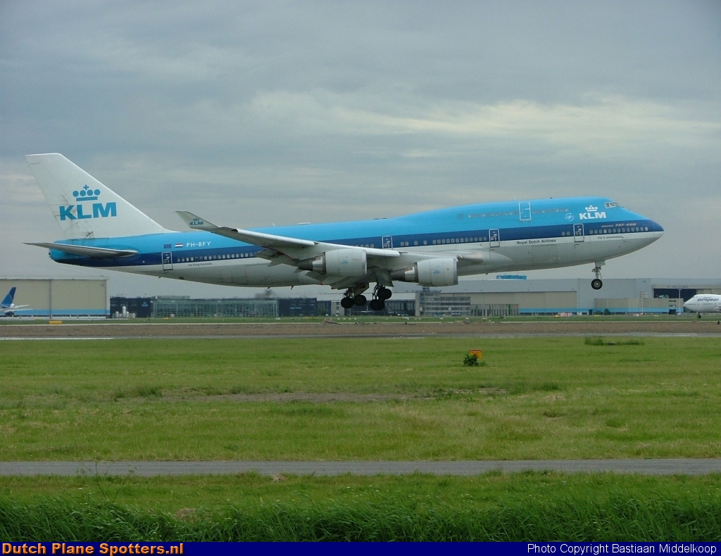PH-BFY Boeing 747-400 KLM Royal Dutch Airlines by Bastiaan Middelkoop