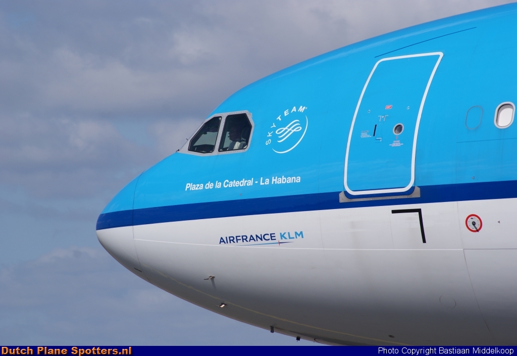 PH-AKD Airbus A330-300 KLM Royal Dutch Airlines by Bastiaan Middelkoop