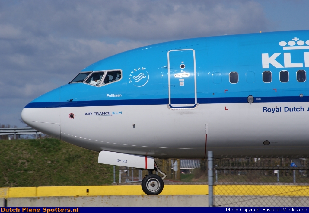 PH-BGP Boeing 737-700 KLM Royal Dutch Airlines by Bastiaan Middelkoop