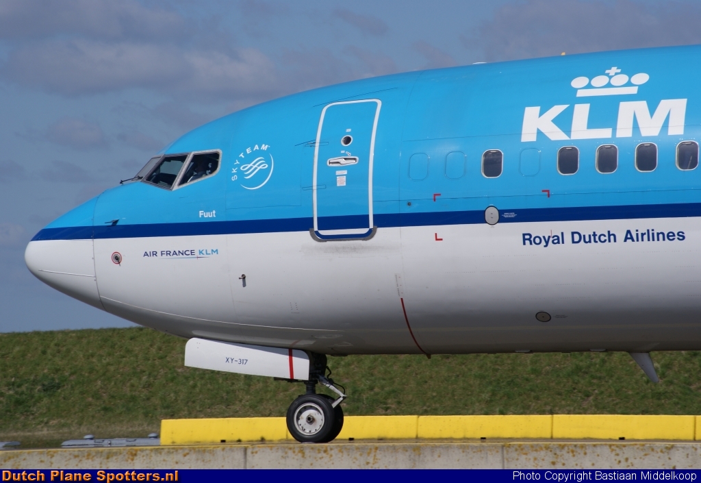 PH-BXY Boeing 737-800 KLM Royal Dutch Airlines by Bastiaan Middelkoop