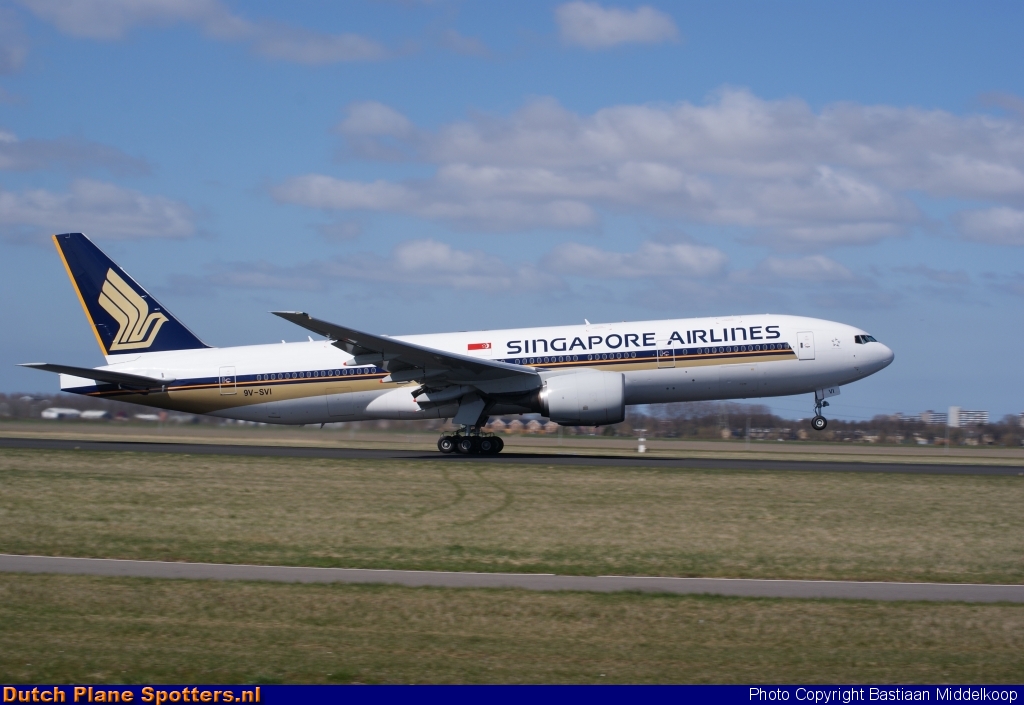 9V-SVI Boeing 777-200 Singapore Airlines by Bastiaan Middelkoop