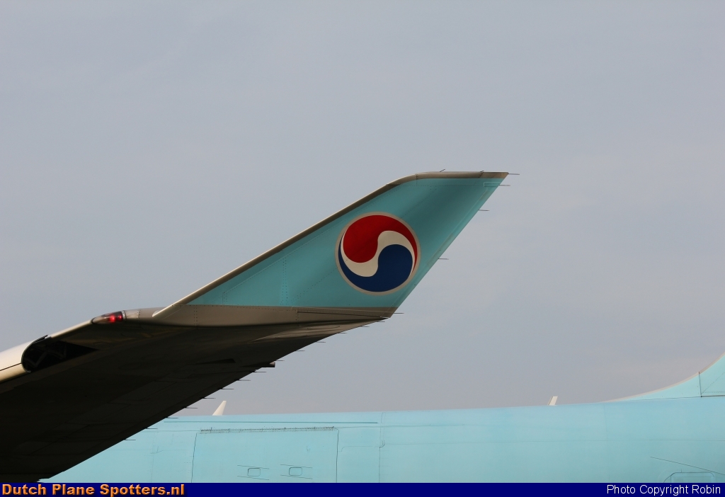 HL7462 Boeing 747-400 Korean Air Cargo by Robin