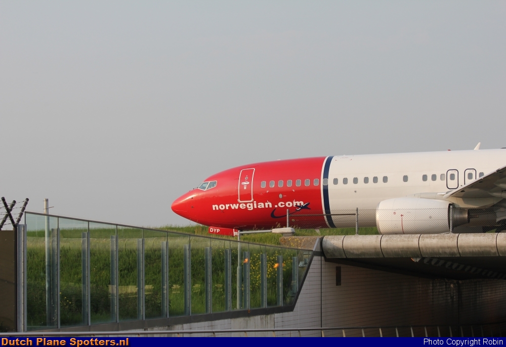 LN-DYP Boeing 737-800 Norwegian Air Shuttle by Robin