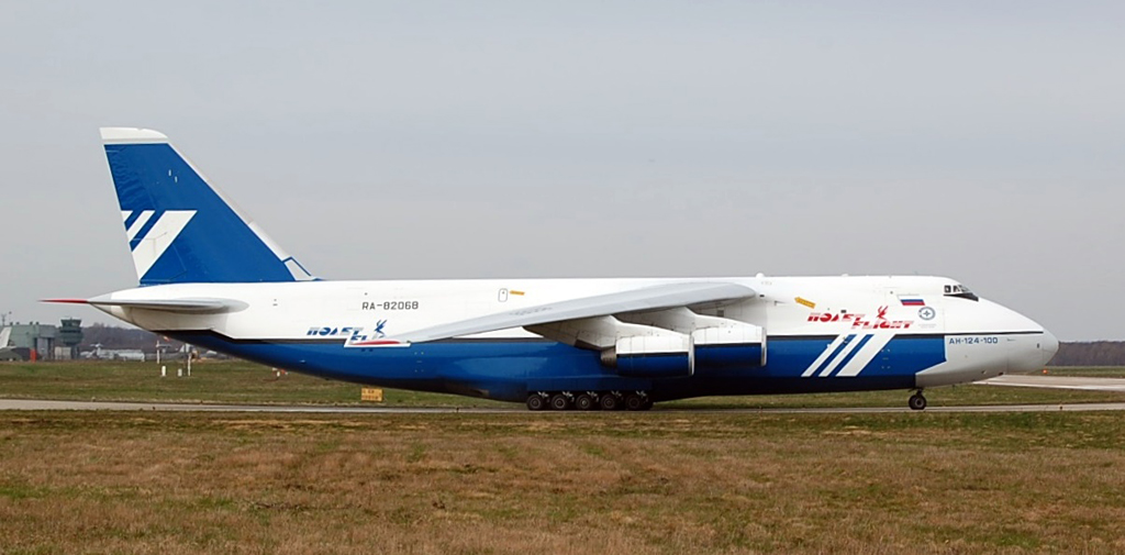 RA-82068 Antonov An-124 Polet Flight by plas09