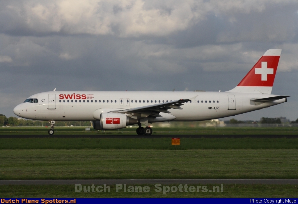 HB-IJK Airbus A320 Swiss International Air Lines by Matje