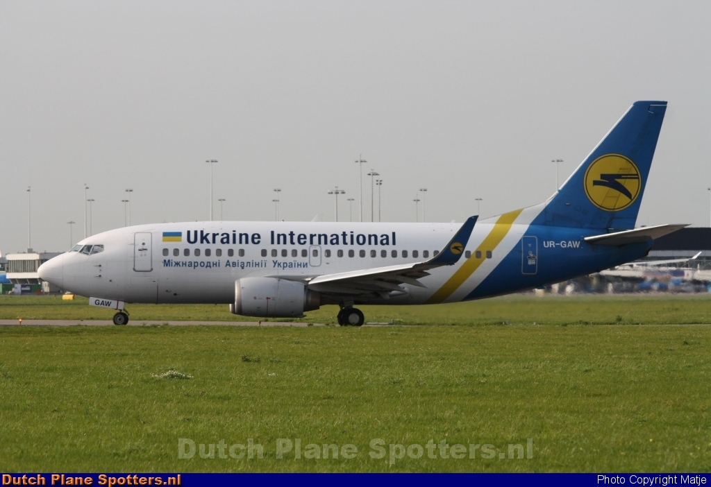 UR-GAW Boeing 737-500 Ukraine International Airlines by Matje