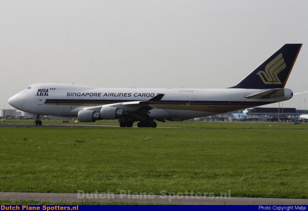 9V-SFP Boeing 747-400 Singapore Airlines Cargo by Matje