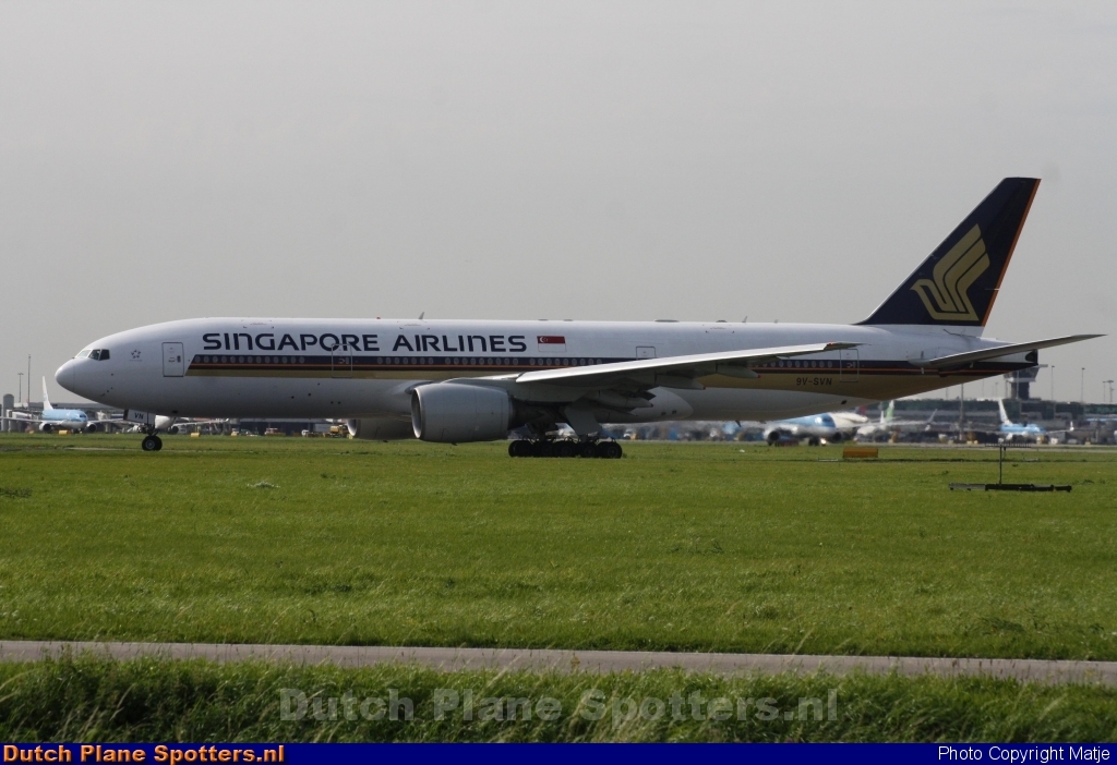 9V-SVN Boeing 777-200 Singapore Airlines by Matje