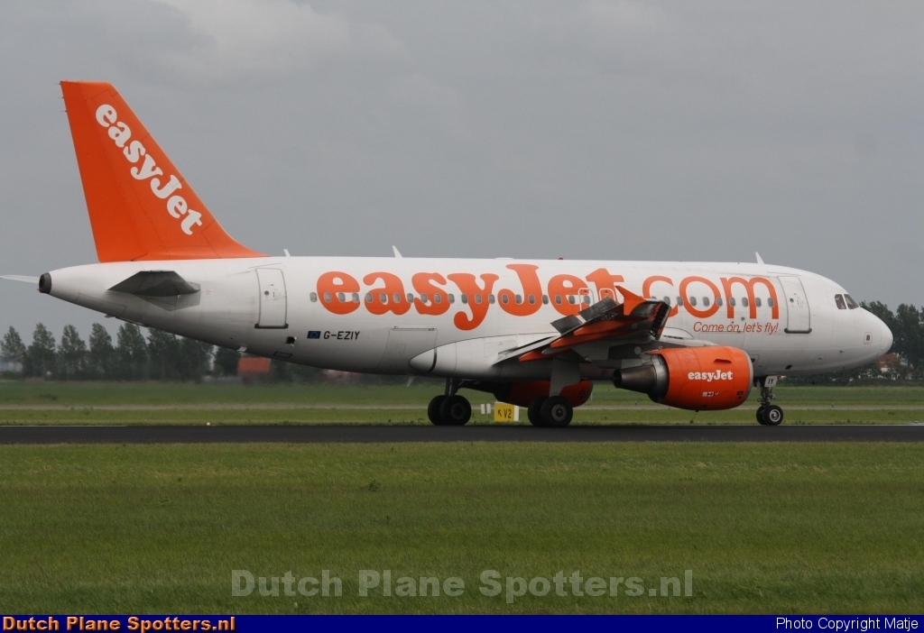 G-EZIY Airbus A319 easyJet by Matje