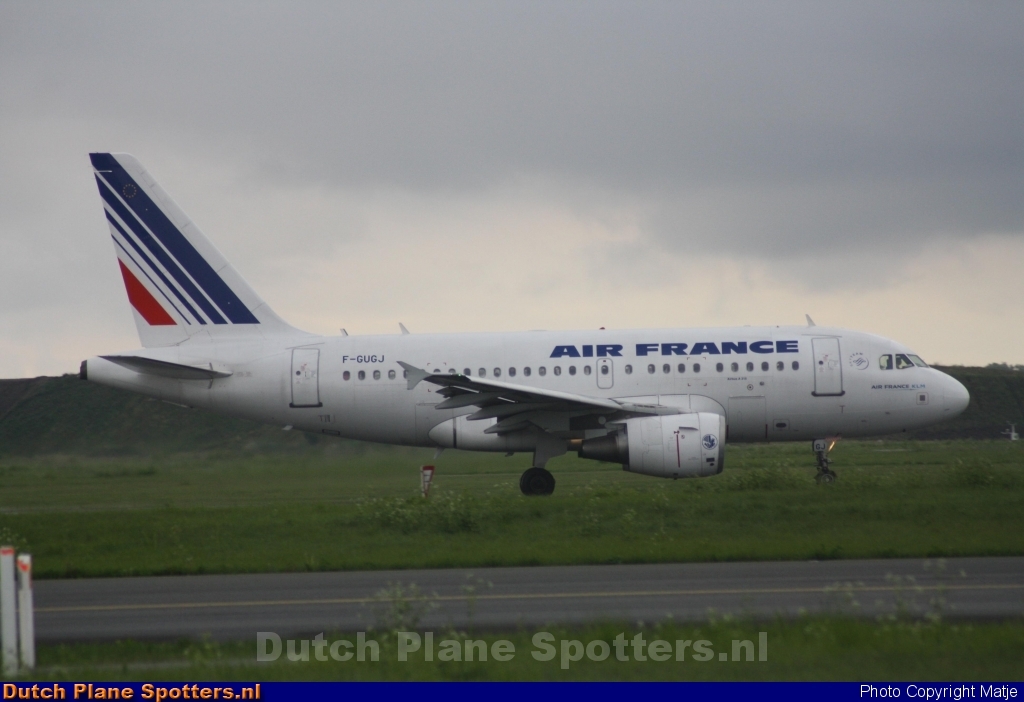 F-GUGJ Airbus A318 Air France by Matje
