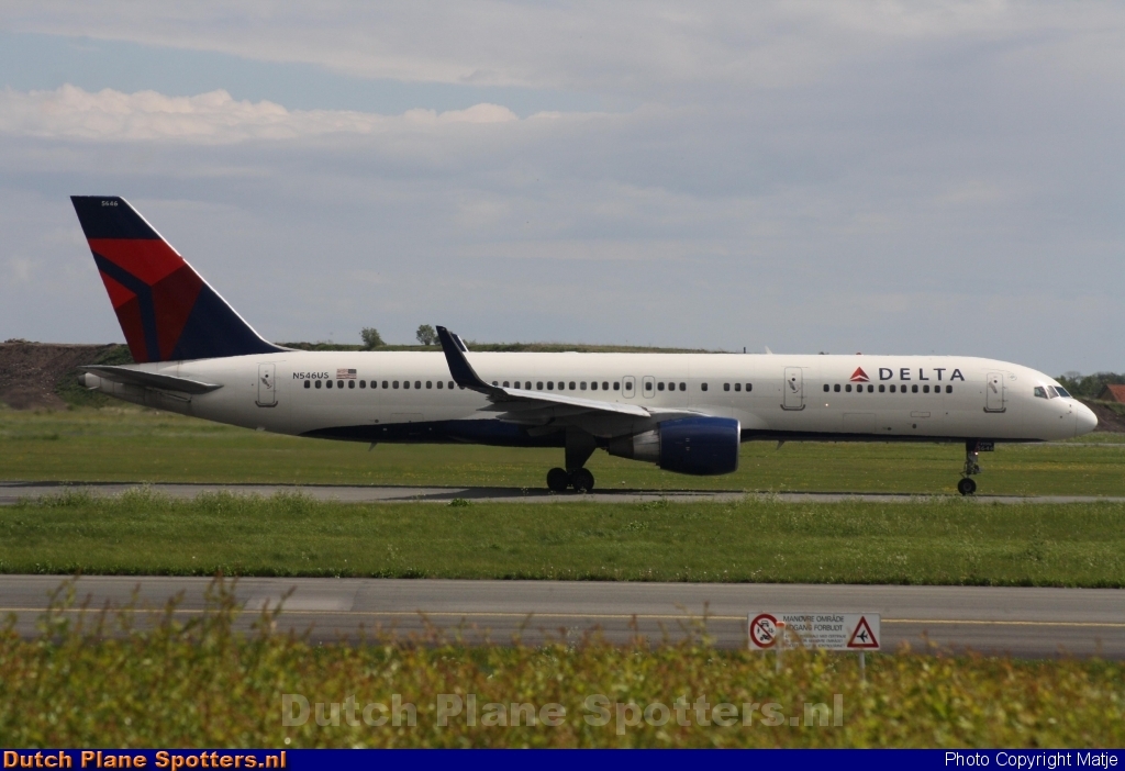 N546US Boeing 757-200 Delta Airlines by Matje