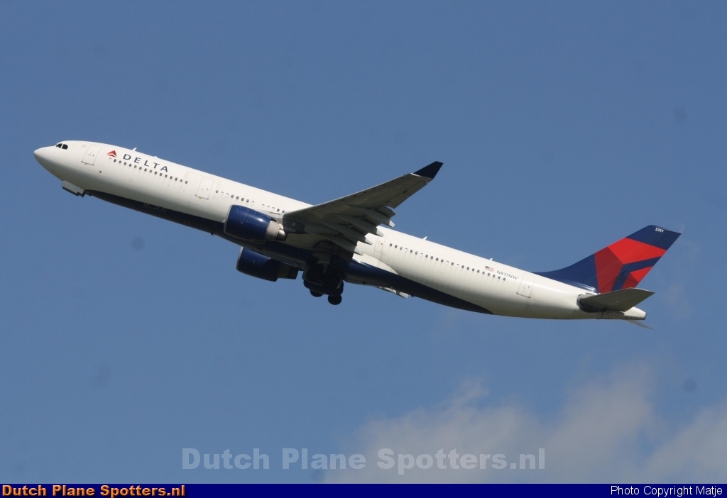 N817NW Airbus A330-300 Delta Airlines by Matje
