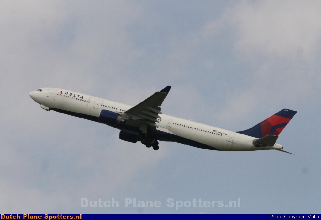 N821NW Airbus A330-300 Delta Airlines by Matje