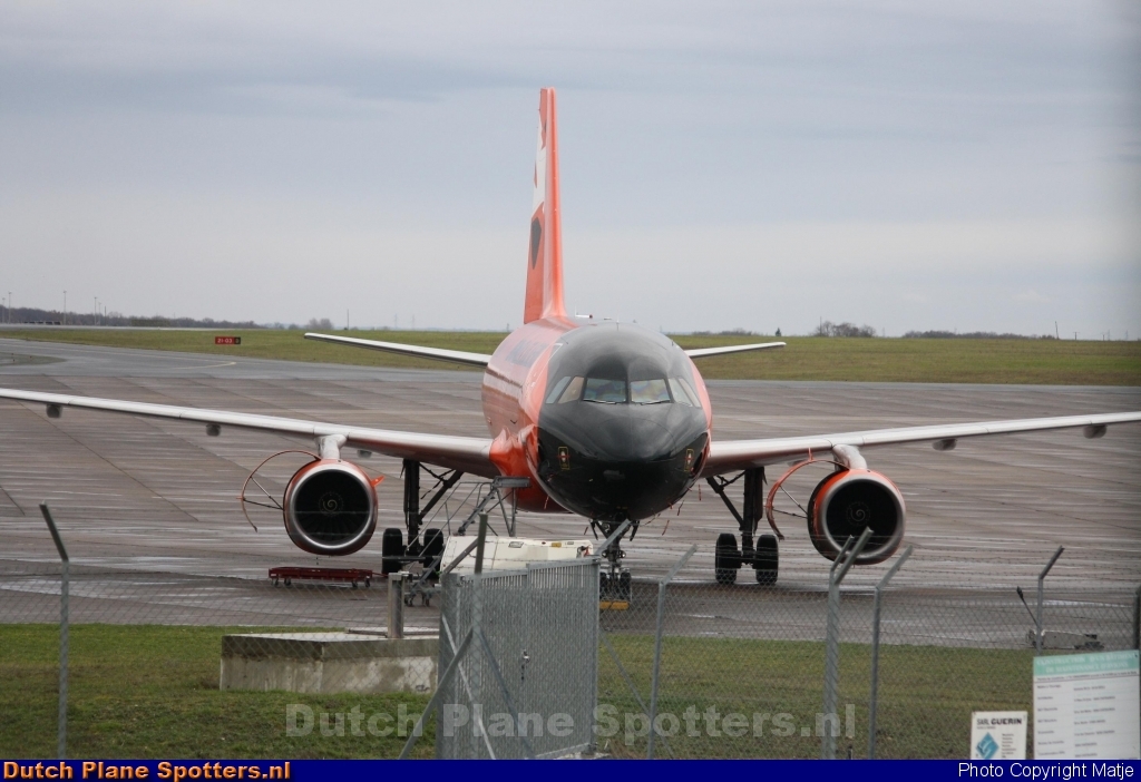 UR-DAB Airbus A320 Donbassaero Airlines by Matje