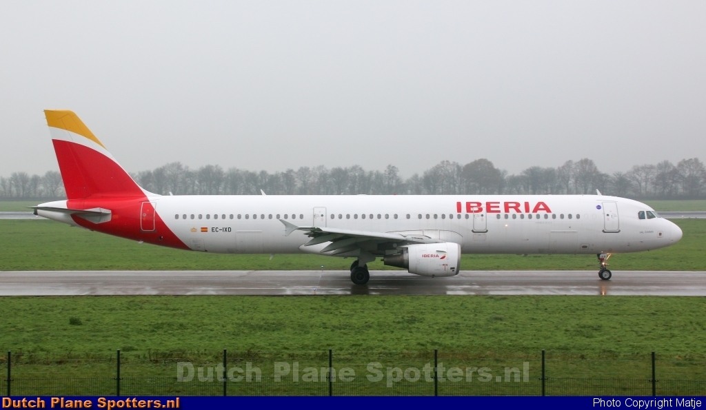 EC-IXD Airbus A321 Iberia by Matje