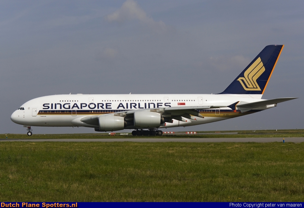9V-SKH Airbus A380-800 Singapore Airlines by peter van maaren