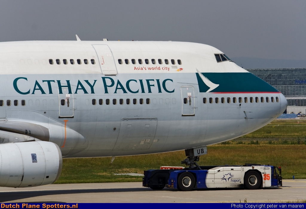 B-HUB Boeing 747-400 Cathay Pacific by peter van maaren