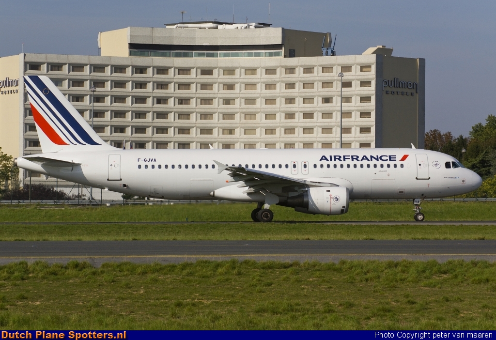 F-GJVA Airbus A320 Air France by peter van maaren
