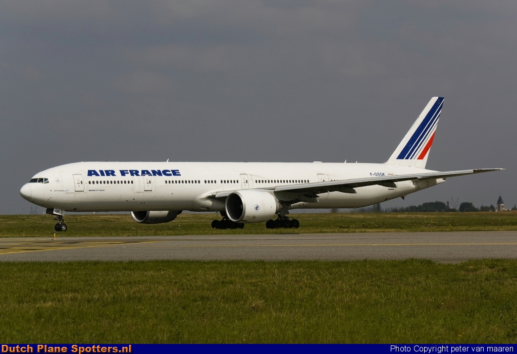 F-GSQK Boeing 777-300 Air France by peter van maaren