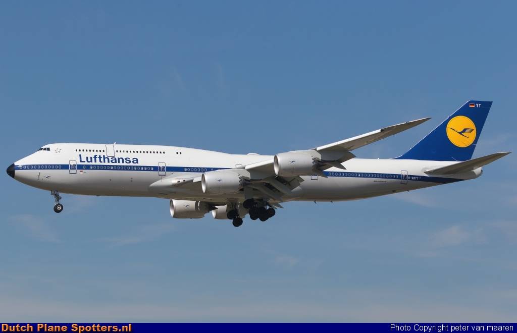 D-ABYT Boeing 747-8 Lufthansa by peter van maaren