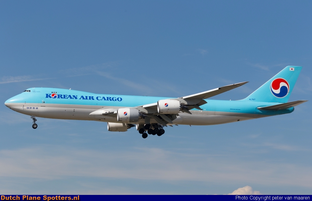 HL7617 Boeing 747-8 Korean Air Cargo by peter van maaren