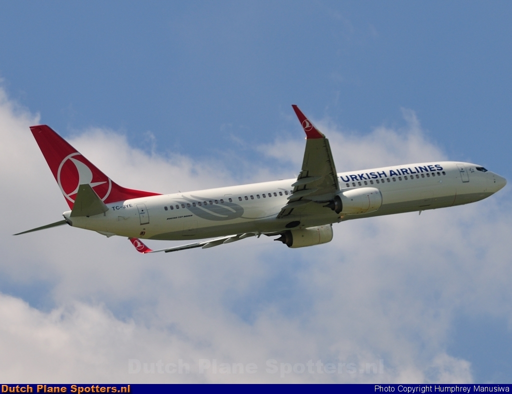 TC-JYE Boeing 737-900 Turkish Airlines by Humphrey Manusiwa
