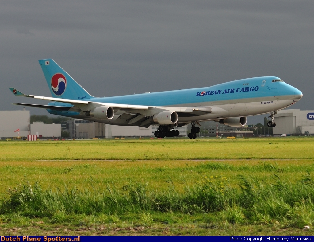 HL7605 Boeing 747-400 Korean Air Cargo by Humphrey Manusiwa