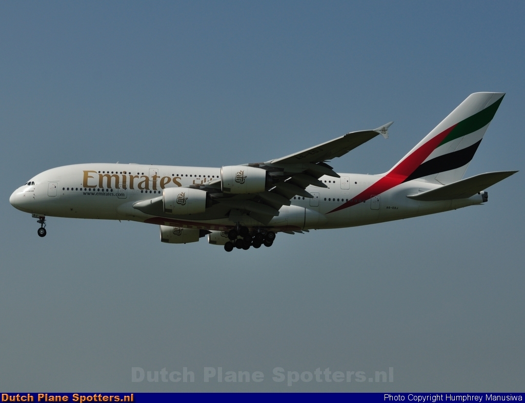 A6-EDJ Airbus A380-800 Emirates by Humphrey Manusiwa