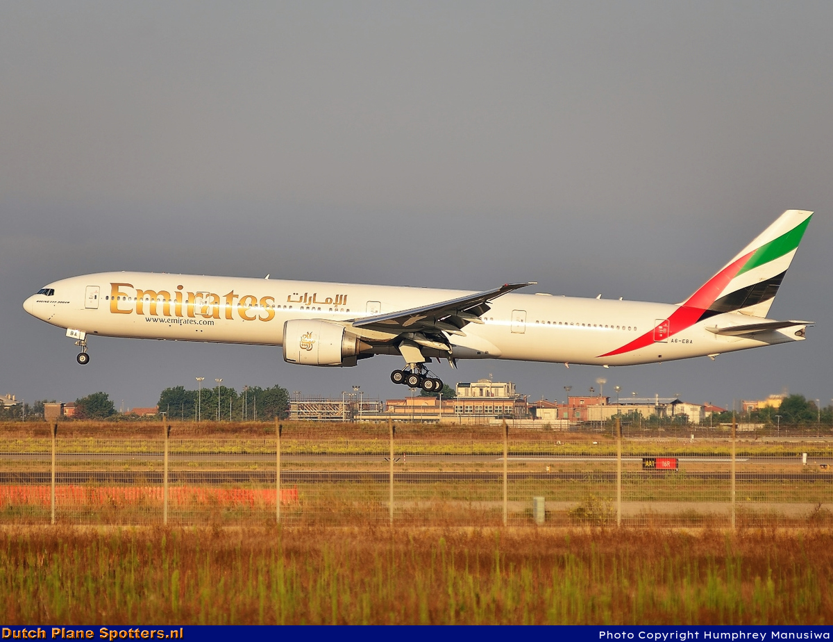 A6-EBA Boeing 777-300 Emirates by Humphrey Manusiwa
