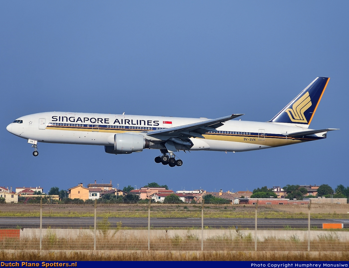 9V-SVN Boeing 777-200 Singapore Airlines by Humphrey Manusiwa