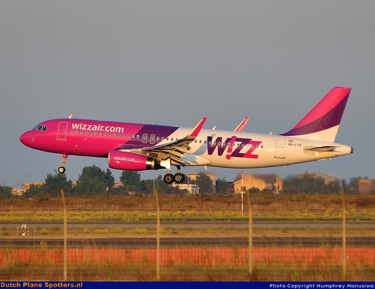HA-LYB Airbus A320 Wizz Air by Humphrey Manusiwa