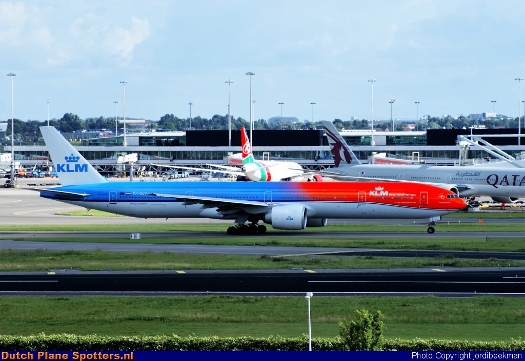 PH-BVA Boeing 777-300 KLM Royal Dutch Airlines by jordibeekman