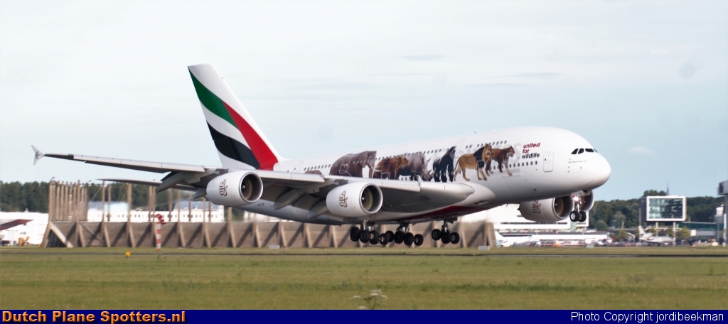 A6-EEI Airbus A380-800 Emirates by jordibeekman