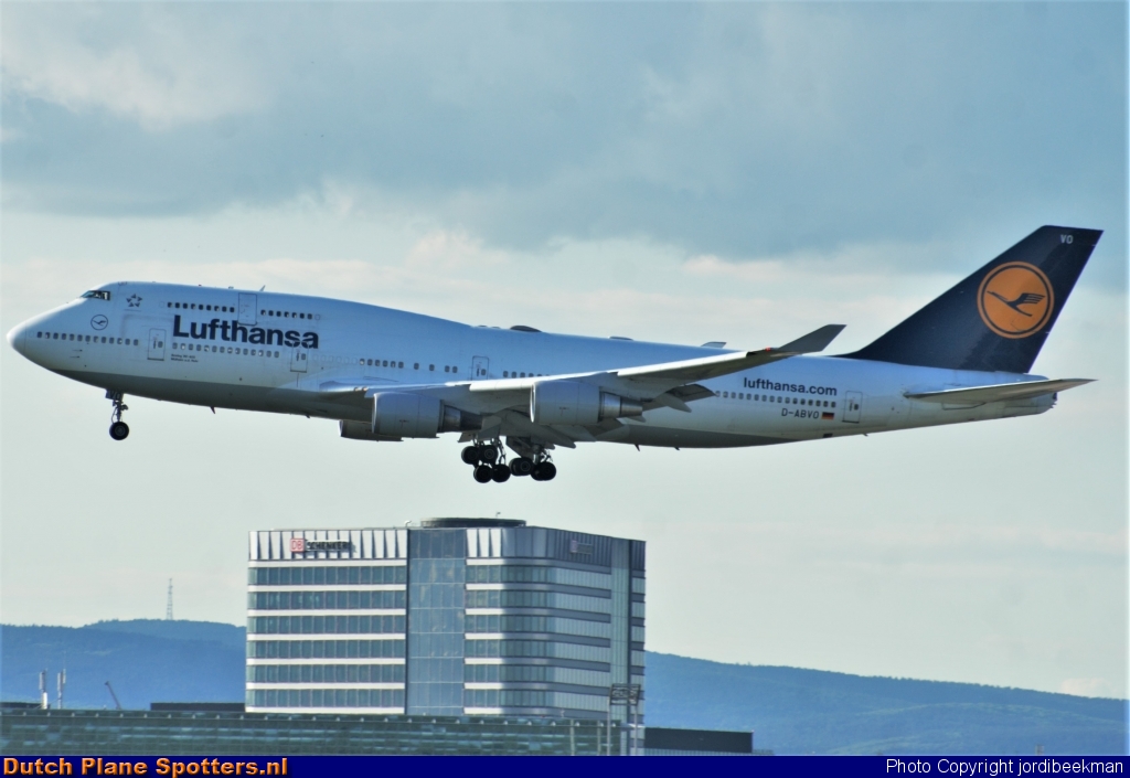 D-ABVO Boeing 747-400 Lufthansa by jordibeekman