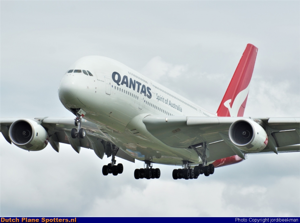 VH-OQL Airbus A380-800 Qantas by jordibeekman