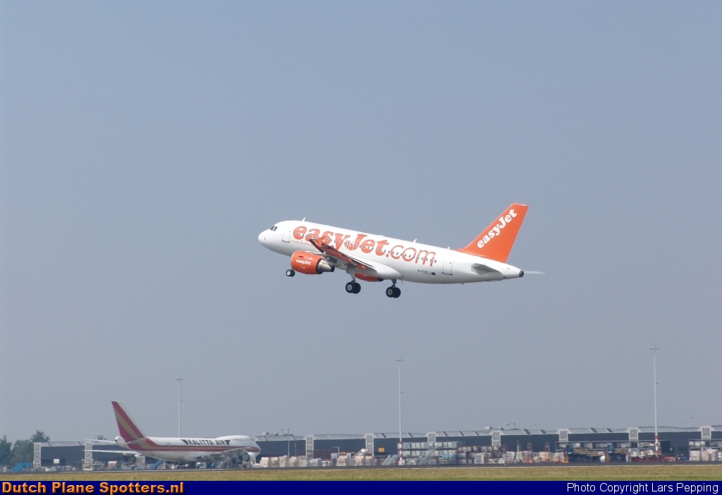 G-EZEJ Airbus A319 easyJet by Lars Pepping