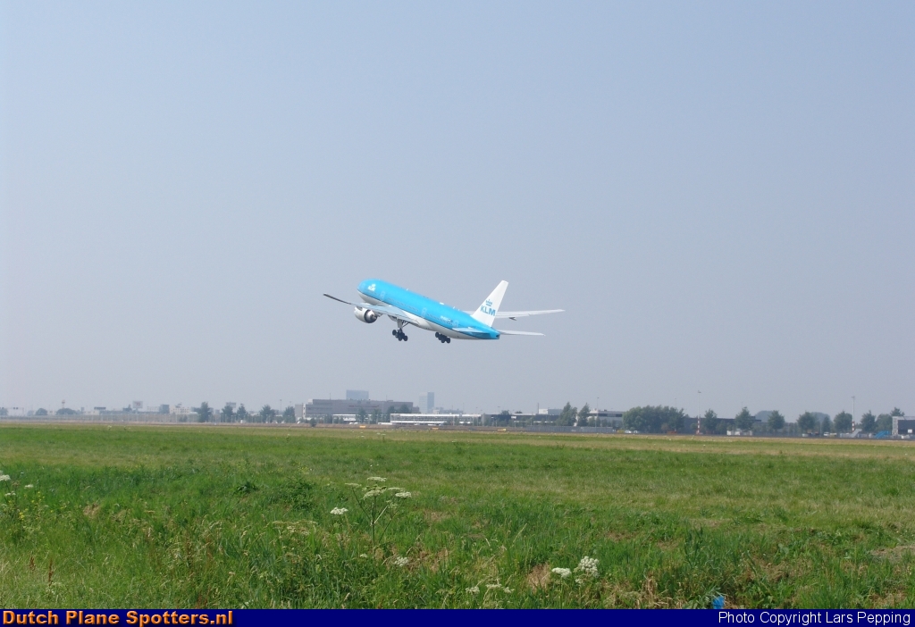 PH-BQC Boeing 777-200 KLM Royal Dutch Airlines by Lars Pepping