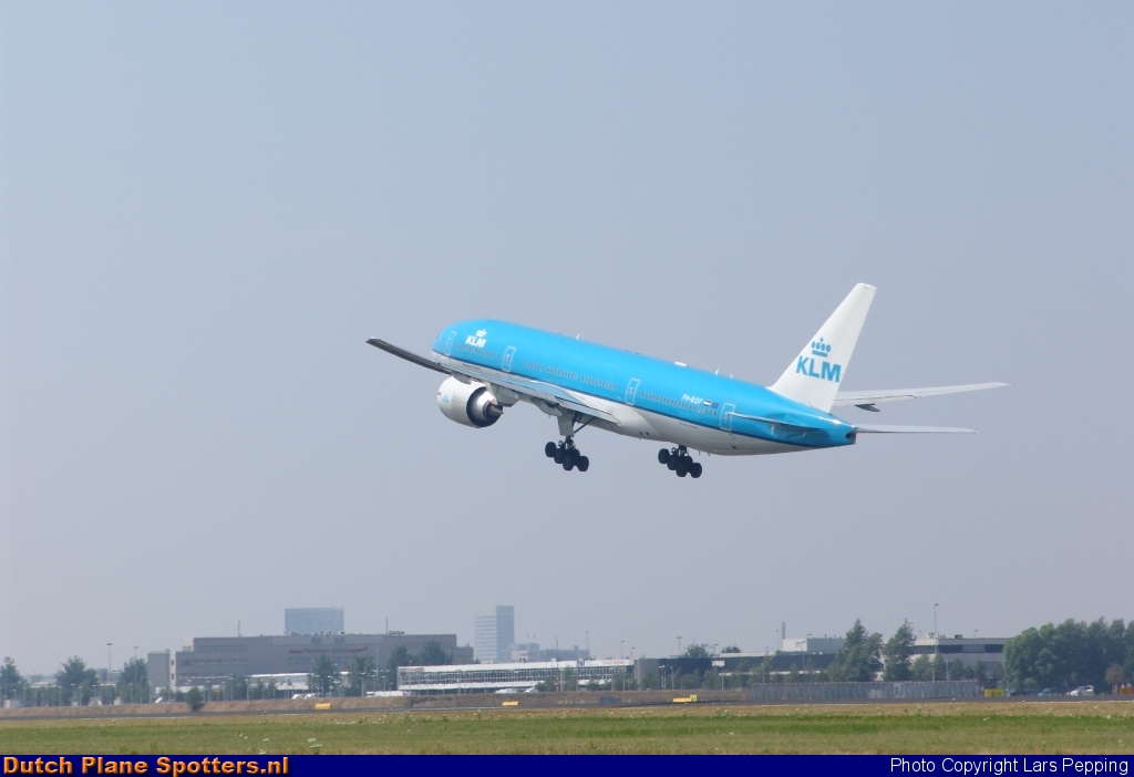 PH-BQF Boeing 777-200 KLM Royal Dutch Airlines by Lars Pepping