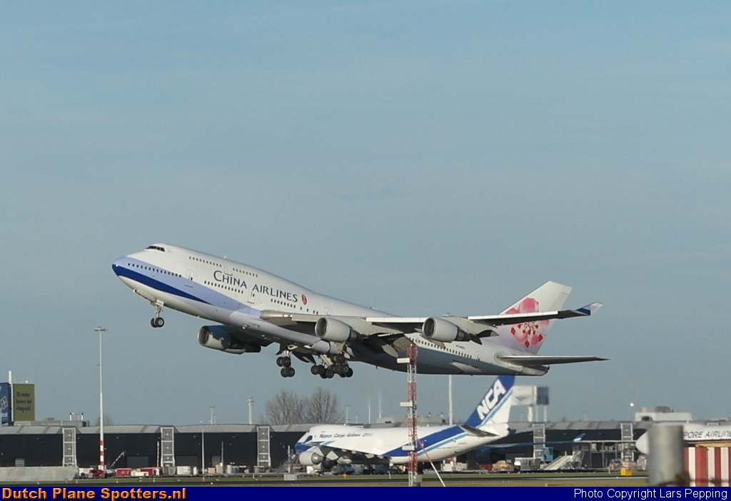N168CL Boeing 747-400 China Airlines by Lars Pepping