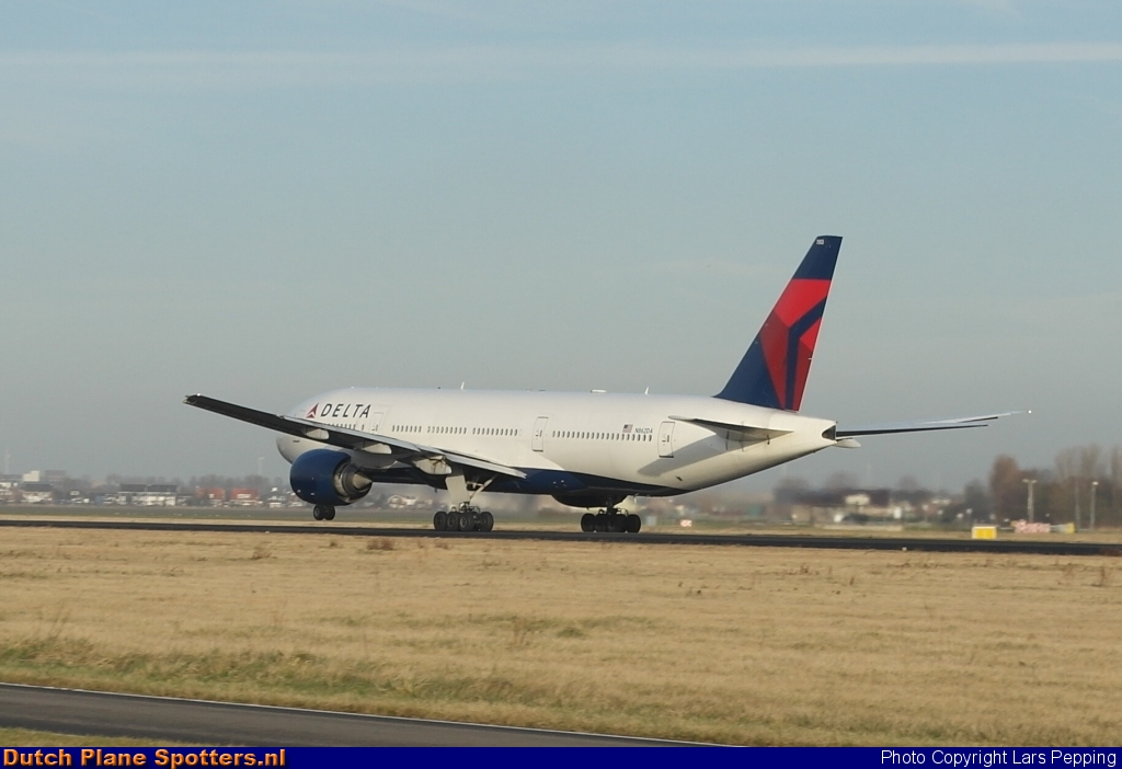N862DA Boeing 777-200 Delta Airlines by Lars Pepping
