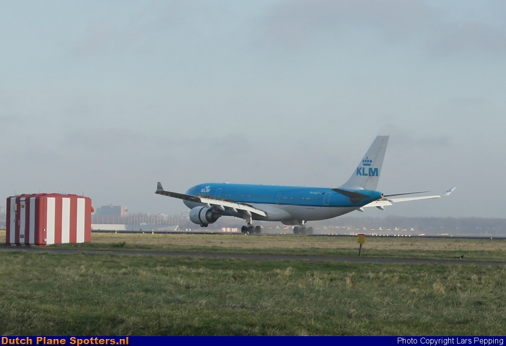 PH-AOI Airbus A330-200 KLM Royal Dutch Airlines by Lars Pepping