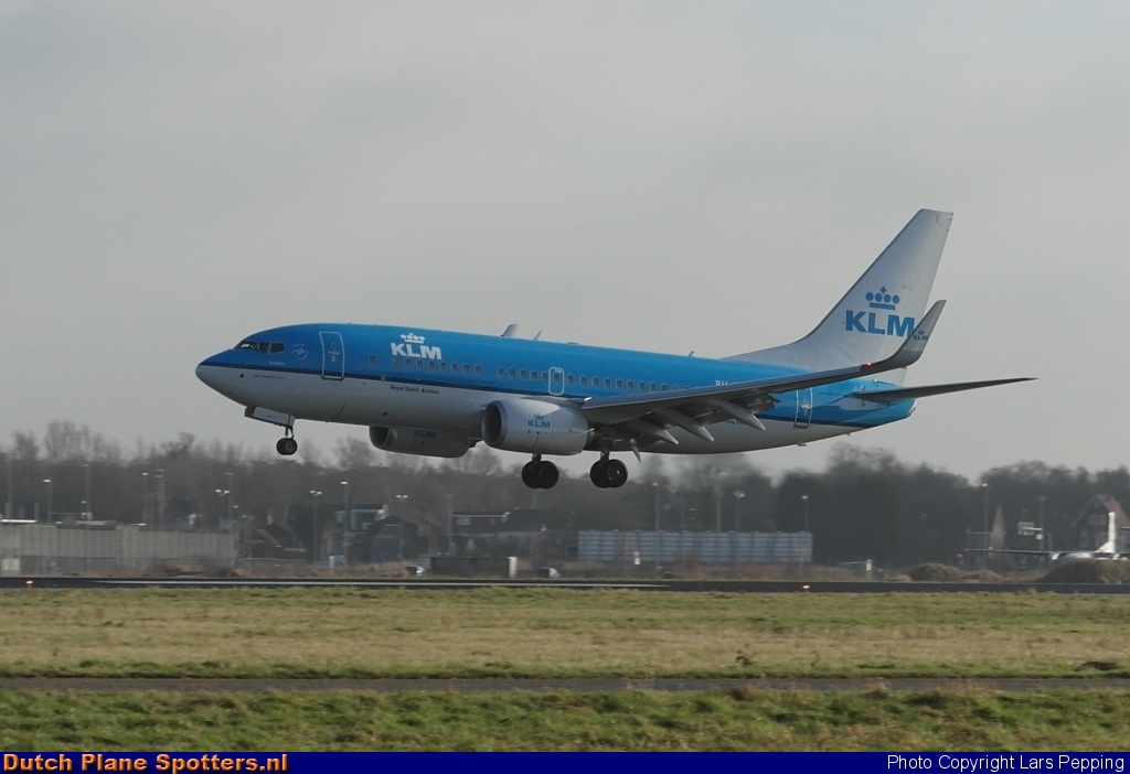 PH-BGW Boeing 737-700 KLM Royal Dutch Airlines by Lars Pepping